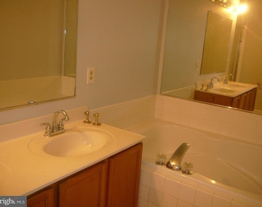 406 Park Cove Drive - Photo Thumbnail 21