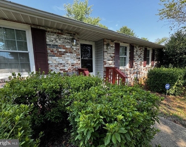 5088 Blarney Street - Photo Thumbnail 1