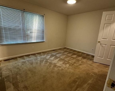 5088 Blarney Street - Photo Thumbnail 15