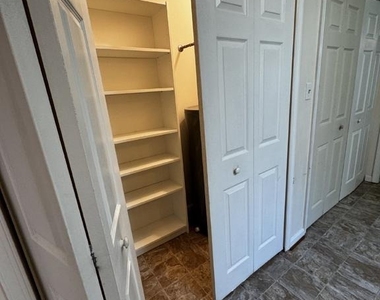 5088 Blarney Street - Photo Thumbnail 9