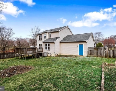 10704 Live Oak Court - Photo Thumbnail 23
