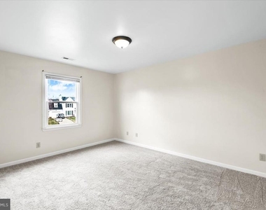 10704 Live Oak Court - Photo Thumbnail 19