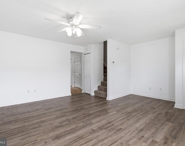 4011 Canopy Way - Photo Thumbnail 5