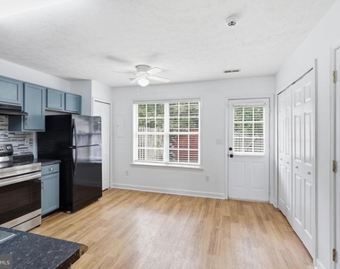 4011 Canopy Way - Photo Thumbnail 7