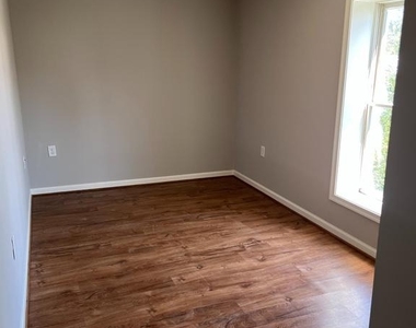 190 W King Street - Photo Thumbnail 6