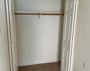 190 W King Street - Photo Thumbnail 5
