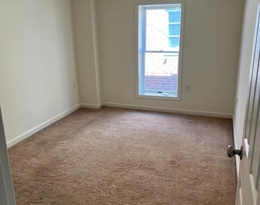 190 W King Street - Photo Thumbnail 4