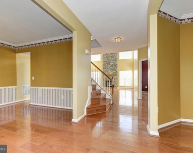 2768 Myrtlewood Drive - Photo Thumbnail 2