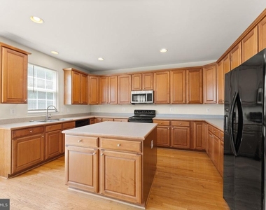 8309 Double Eagle Street - Photo Thumbnail 17