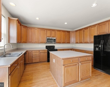 8309 Double Eagle Street - Photo Thumbnail 18