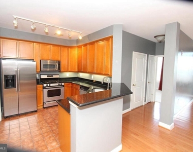 500 Belmont Bay Drive - Photo Thumbnail 3