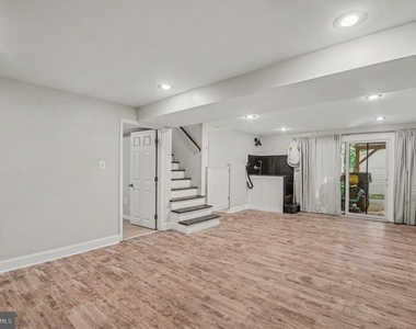 7409 Lake Drive - Photo Thumbnail 11