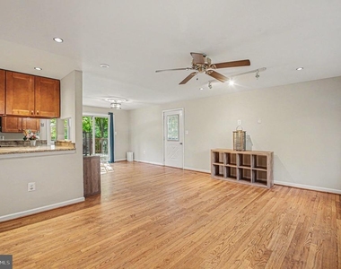7409 Lake Drive - Photo Thumbnail 4