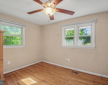 7409 Lake Drive - Photo Thumbnail 7