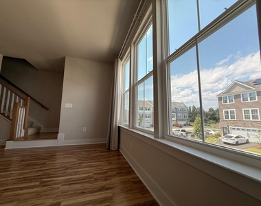 8795 Kensington Church Street - Photo Thumbnail 13