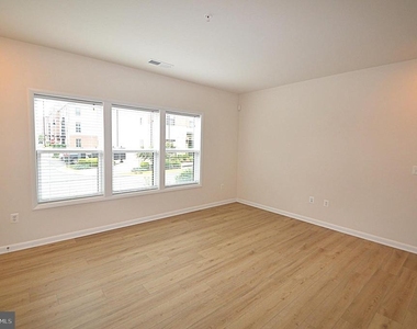 20508 Milbridge Terrace - Photo Thumbnail 6