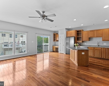 44253 Huron Terrace - Photo Thumbnail 20