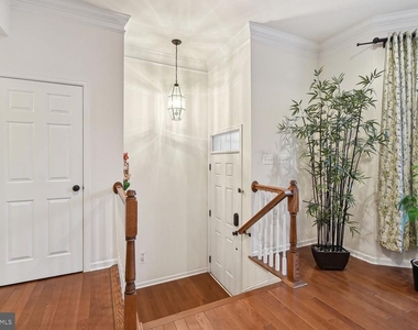 43248 Mitcham Square - Photo Thumbnail 1