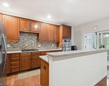 43248 Mitcham Square - Photo Thumbnail 7