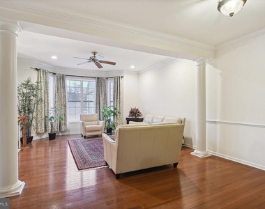 43248 Mitcham Square - Photo Thumbnail 4