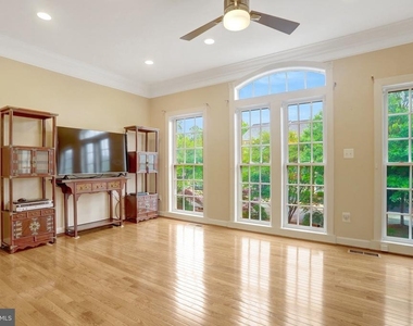 4694 Helen Winter Terrace - Photo Thumbnail 9