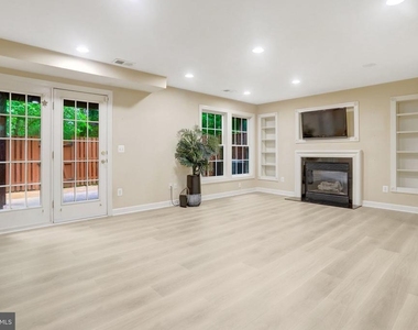 4694 Helen Winter Terrace - Photo Thumbnail 36