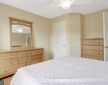 4694 Helen Winter Terrace - Photo Thumbnail 31