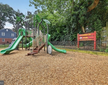 2218 Farrington Avenue - Photo Thumbnail 20