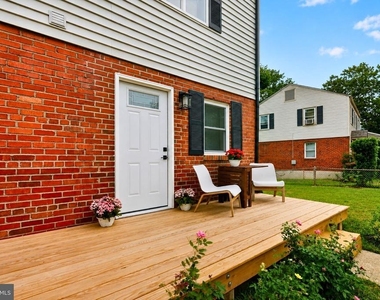 2218 Farrington Avenue - Photo Thumbnail 3