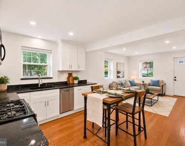 2218 Farrington Avenue - Photo Thumbnail 11