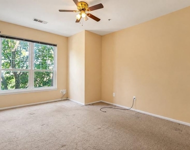 1521 Spring Gate Drive - Photo Thumbnail 16