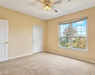 1521 Spring Gate Drive - Photo Thumbnail 12