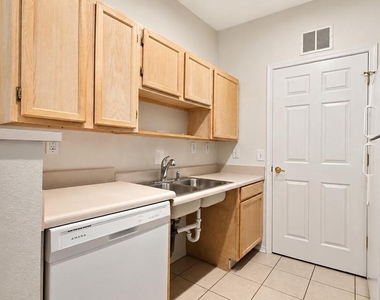 1521 Spring Gate Drive - Photo Thumbnail 9