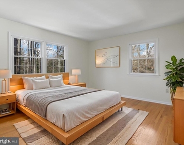 5200 Holden Street - Photo Thumbnail 17