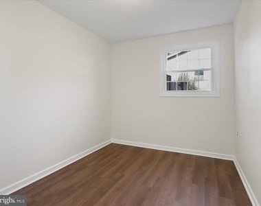 5200 Holden Street - Photo Thumbnail 33