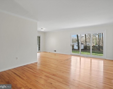 5200 Holden Street - Photo Thumbnail 4
