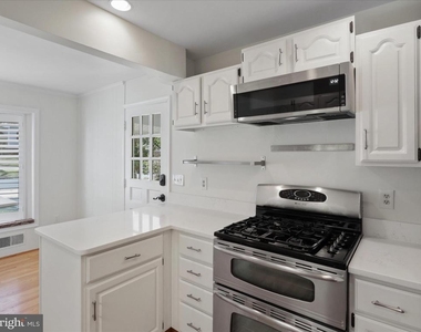 5200 Holden Street - Photo Thumbnail 11