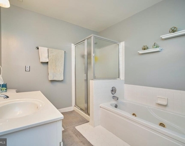 1230 Weatherstone Court - Photo Thumbnail 17