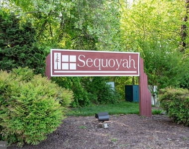 3828 Miramonte Place - Photo Thumbnail 25