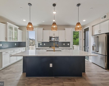 7202 Mountaineer Drive - Photo Thumbnail 4