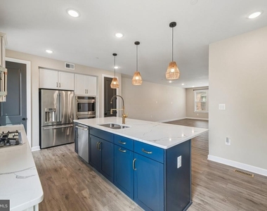 7202 Mountaineer Drive - Photo Thumbnail 5
