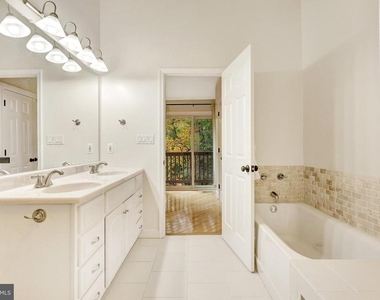 2184 Glencourse Lane - Photo Thumbnail 17
