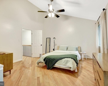 2184 Glencourse Lane - Photo Thumbnail 16