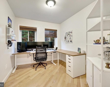 2184 Glencourse Lane - Photo Thumbnail 22