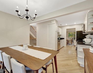 2184 Glencourse Lane - Photo Thumbnail 7