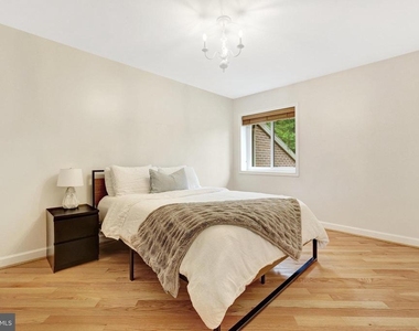 2184 Glencourse Lane - Photo Thumbnail 21