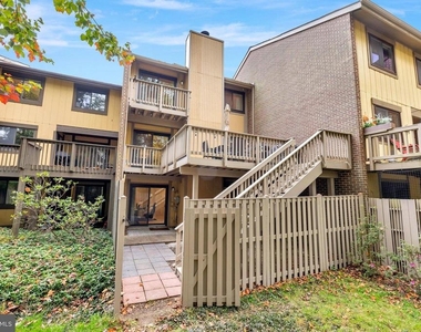 2184 Glencourse Lane - Photo Thumbnail 28