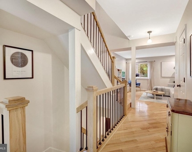 2184 Glencourse Lane - Photo Thumbnail 1