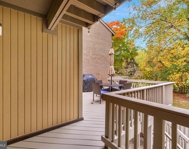 2184 Glencourse Lane - Photo Thumbnail 13