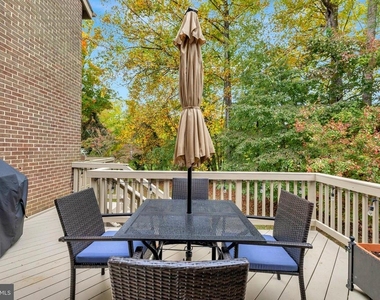 2184 Glencourse Lane - Photo Thumbnail 11